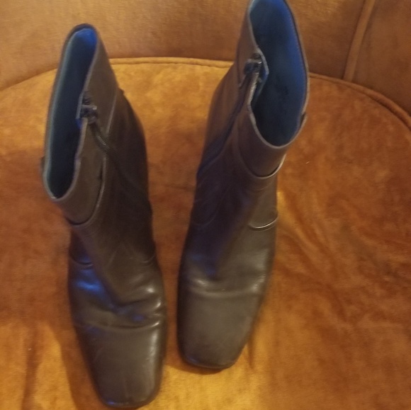 Short boots - Picture 3 of 3